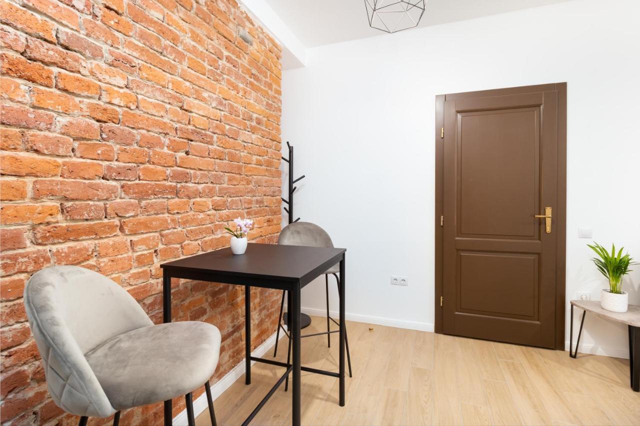 Cadoro City Center Apartments Oradea Exterior photo